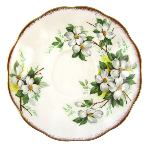 Royal Albert White Dogwood Vintage Tea Cup And Saucer Set Made in England - Picture 3 of 13